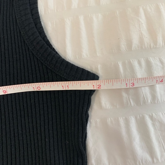 Fashion Collection Ribbed Tank - Picture 4 of 7